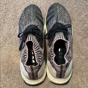 GENTLY USED!! ultra boosts